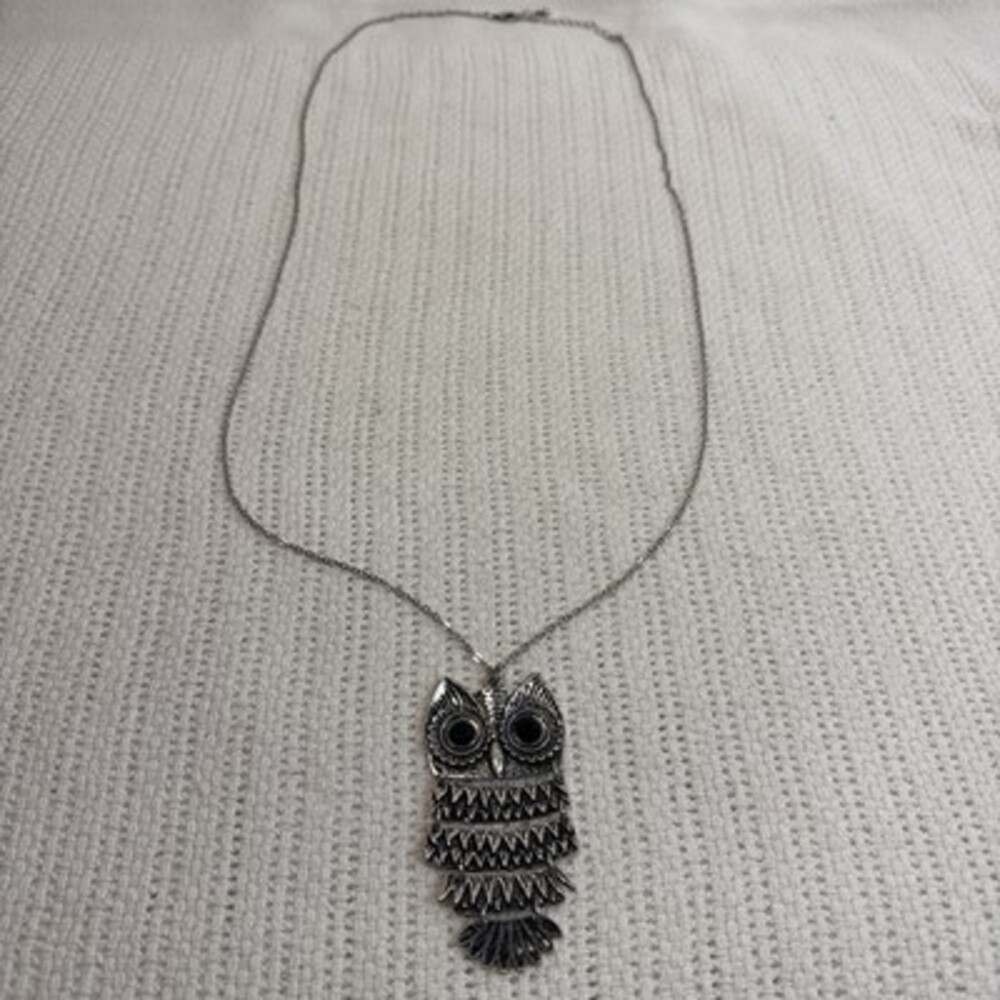 Vtg Articulated Owl Pendant Silver-Tone on 32" Chain 3" long x 1.5" wide 1980's